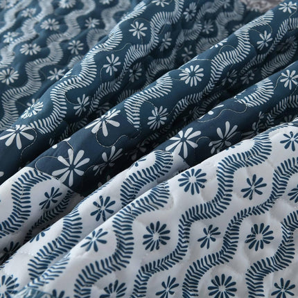 Classic Hydrangea Soft Quilted 3 Pc Bedspread & Pillow Cover Set.