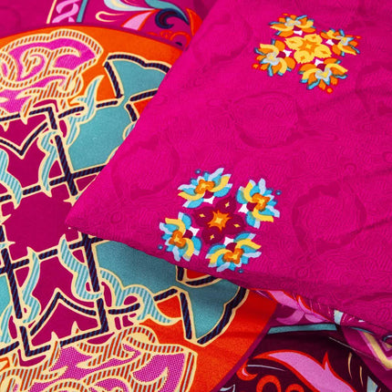 Aesthetic Glow Floral 3‑Piece Comforter Set with Matching Shams.