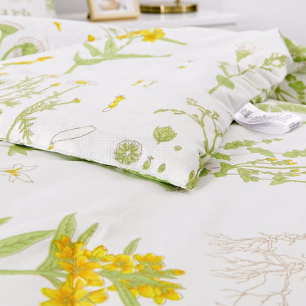 Vintage Delicate green bloom 3 Pc Comforter & Pillow Cover Set.