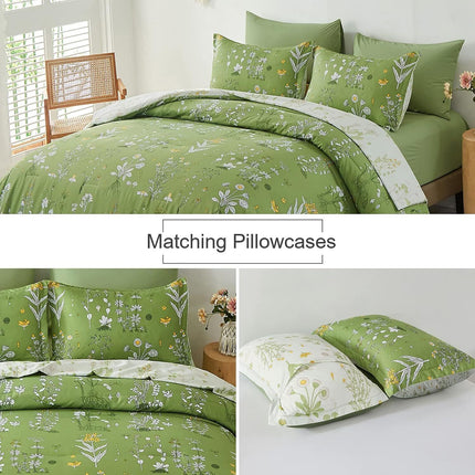 Vintage Delicate green bloom 3 Pc Comforter & Pillow Cover Set.