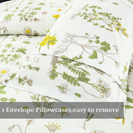 Vintage Delicate green bloom 3 Pc Comforter & Pillow Cover Set.
