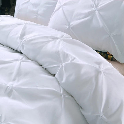 Minimal Mood white Comforter Collection – Modern 3‑Piece Set.