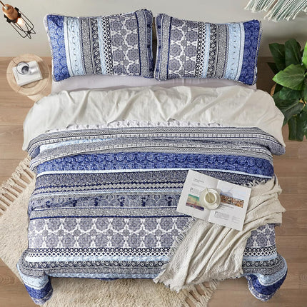 Sophisticated Quilted Coverlet and Pillowcases Set: A Timeless Addition - Queen size.
