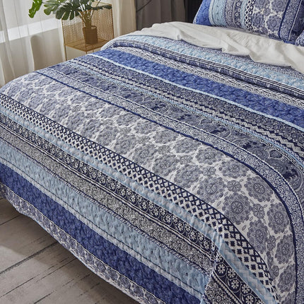 Sophisticated Quilted Coverlet and Pillowcases Set: A Timeless Addition - Queen size.