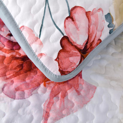 Vibrant Quilted Bedspread and Pillowcases Set: Add Color and Comfort to Your Space - Queen size.