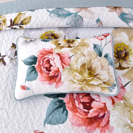 Vibrant Quilted Bedspread and Pillowcases Set: Add Color and Comfort to Your Space - Queen size.