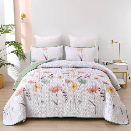 Intricate Quilted Coverlet and Pillowcases Set: A Work of Art for Your Bedroom - Queen size.