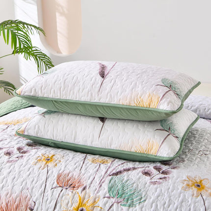 Intricate Quilted Coverlet and Pillowcases Set: A Work of Art for Your Bedroom - Queen size.