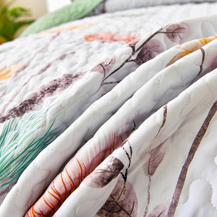 Intricate Quilted Coverlet and Pillowcases Set: A Work of Art for Your Bedroom - Queen size.