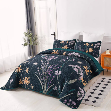 Abstract Quilted coverlet and pillowcovers set: Unique and Artistic - Queen size.