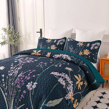 Abstract Quilted coverlet and pillowcovers set: Unique and Artistic - Queen size.