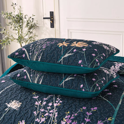 Abstract Quilted coverlet and pillowcovers set: Unique and Artistic - Queen size.