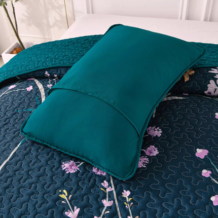 Abstract Quilted coverlet and pillowcovers set: Unique and Artistic - Queen size.