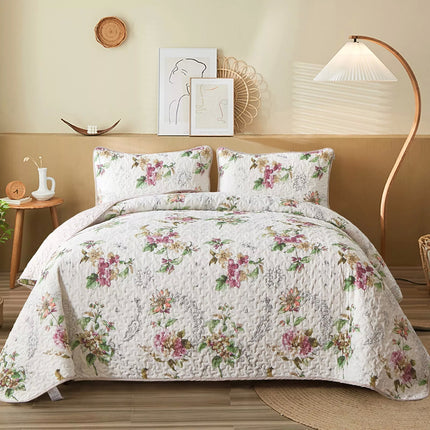 Artisan Quilted Coverlet and Pillowcases Set: A Masterpiece for Your Bed - Queen size.