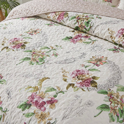 Artisan Quilted Coverlet and Pillowcases Set: A Masterpiece for Your Bed - Queen size.