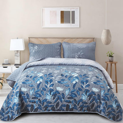 Nostalgic Quilted coverlet and pillowcovers set: Classic and Timeless - Queen size.