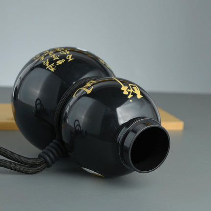 750ml Inspired Gourd Water Black Plastic Bottle - Stylish Chinese-Inspired Flask with Yin-Yang Design.