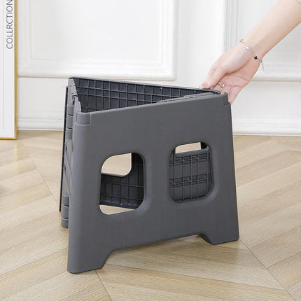 Green Portable Folding Outdoor Toilet with Lid - Heavy Duty 150kg Capacity.