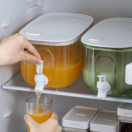 Transparent  4 Liter Refrigerator Cold Drink Dispenser, Juice & Fruit Infuser Water Pitcher, Spigot Beverage Container.