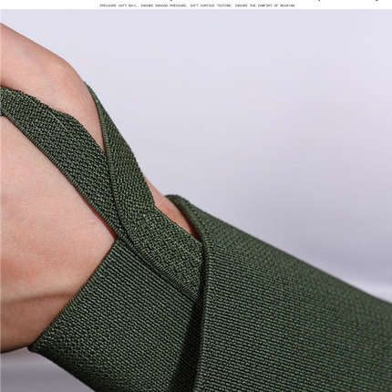 1 Pair Black Heavy-Duty Gym Wrist Wraps for Weightlifting, Powerlifting, and Injury Prevention.