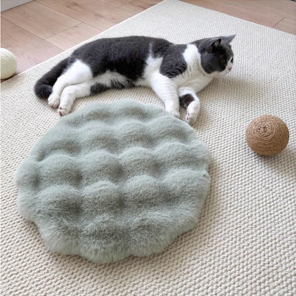 Matcha color Plush Round Cat Mat - Soft Faux Fur Sleeping Pad (40cm Diameter).