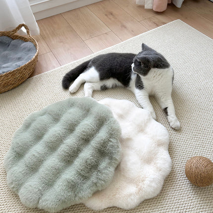Matcha color Plush Round Cat Mat - Soft Faux Fur Sleeping Pad (40cm Diameter).