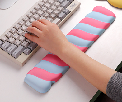 Green 2PCS Ergonomic Wavy Keyboard Wrist Rest - Comfortable Typing Support Cushion.