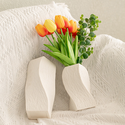 White Abstract Twisted Ceramic Vase - Artistic Minimalist Flower Holder for Home Decor (20x10x10cm).
