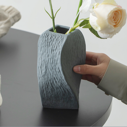 Grey Abstract Twisted Ceramic Vase - Artistic Minimalist Flower Holder for Home Decor (20x10x10cm).