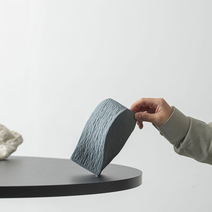 Grey Abstract Twisted Ceramic Vase - Artistic Minimalist Flower Holder for Home Decor (20x10x10cm).