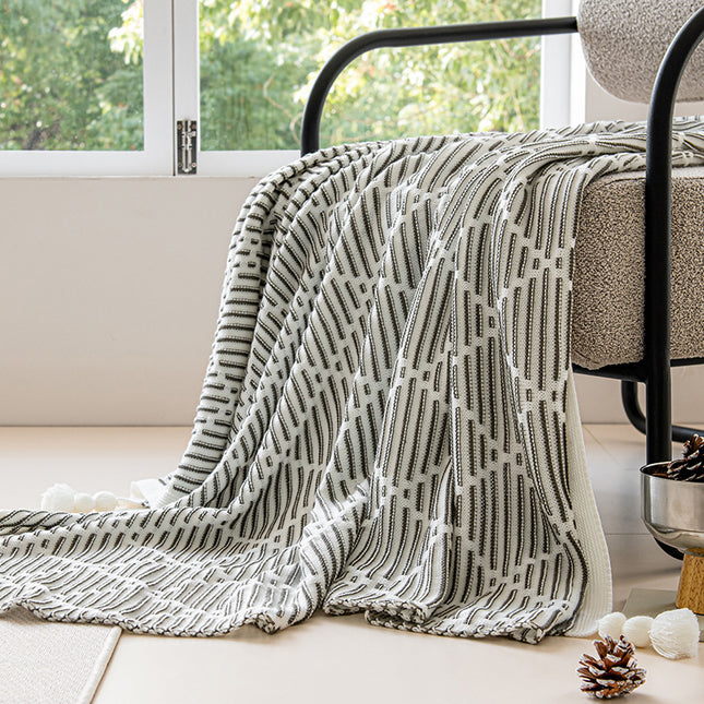 Grey and Beige Diamond Pattern Soft Cozy Knit Throw Blanket with Tassels - Geometric Pattern Lightweight Acrylic Blanket for Sofa Couch Bed, 130x150cm.
