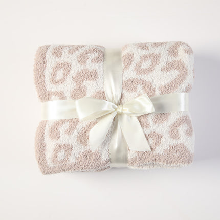 Beige Luxurious Leopard Print Knit Throw Blanket - Ultra-Soft Jacquard Plush for Sofa, Bed & Cozy Comfort (130x150cm).