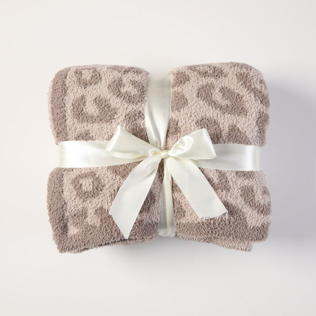 Beige and Khaki Luxurious Leopard Print Knit Throw Blanket - Ultra-Soft Jacquard Plush for Sofa, Bed & Cozy Comfort (130x150cm).