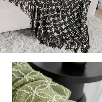 Black Cozy Geometric Knitted Throw Blanket with Tassels - Soft Acrylic Decorative Sofa & Bed Cover, 130x180cm.