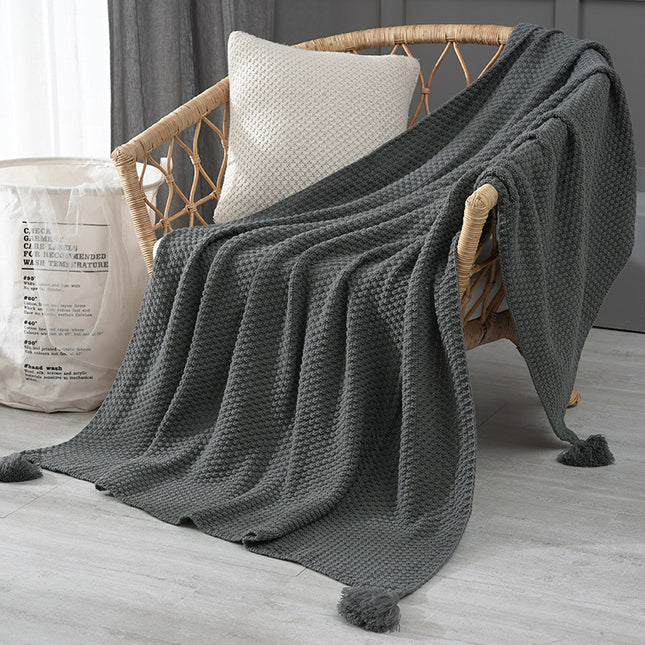 110cm x 150cm Grey Knitted Sofa Blanket for Autumn and Winter Naps.