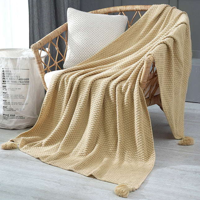 110cm x 150cm Khaki Knitted Sofa Blanket for Autumn and Winter Naps.