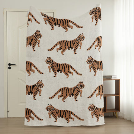 Tiger Pattern Knitted Sofa Blanket with Plush Side, 130 x 160 cm, 950g, Ideal for Napping and Office Use.