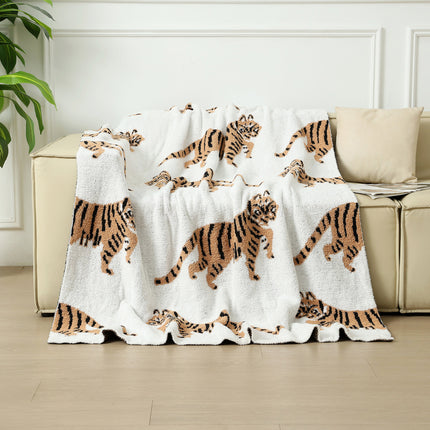 Tiger Pattern Knitted Sofa Blanket with Plush Side, 130 x 160 cm, 950g, Ideal for Napping and Office Use.