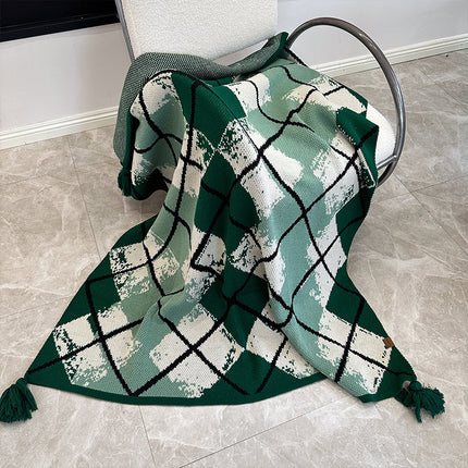 Green Chic Argyle Diamond Knit Throw Blanket with Tassels - Versatile Sofa & Bed Accent - 135 x 125cm.