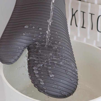 Red Premium Heat Resistant Silicone Oven Mitts (Pair) - Non-Slip Grip, Cotton Lined for Kitchen Baking, Grilling & BBQ.
