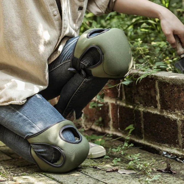 Green Adjustable Gardening Knee Pads - Comfortable Neoprene Knee Protectors for Weeding & Outdoor Work.