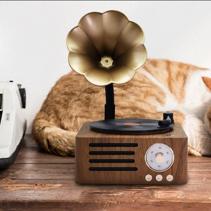 Vintage Gramophone Bluetooth Speaker - Retro Wireless Music Player with Classic Design.