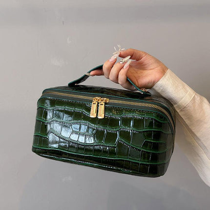 Green Chic Croc-Embossed Travel Makeup Case Large Capacity Cosmetic Organizer Bag.