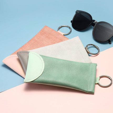 2 Pcs Grey Portable Eyeglasses Pouch with Keychain Snake Skin Pattern Soft Sunglasses Bag Fashion Myopia Glasses Case(Bù hán yǎnjìng) 6 / 5,000 (Eyeglasses not included).