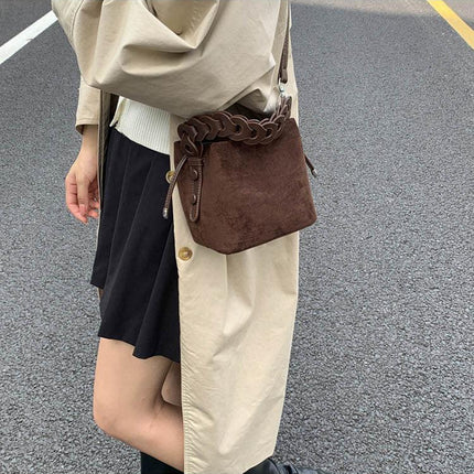 Coffee Retro Maillard Brown Mini Bag - 2025 New Casual Versatile Women's Crossbody & Exquisite Braided Handle Bucket Bag (15x12x14 cm).