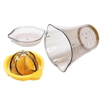 Manual Citrus Juicer & Hand Squeezer - 600ml Measuring Cup with Dual Reamer for Lemons & Oranges - Non-Slip Portable Fruit Press for Kitchen & Camping.