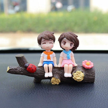 The well-behaved couple on the tree branch Cute Couple Car Ornament for Dashboard – Romantic Interior Decoration for Vehicles.