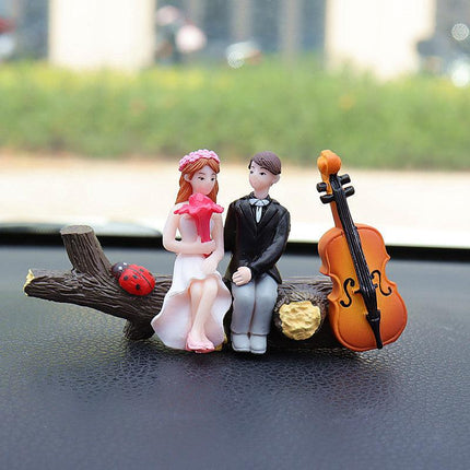 Newlyweds perched on a tree branch Cute Couple Car Ornament for Dashboard – Romantic Interior Decoration for Vehicles.