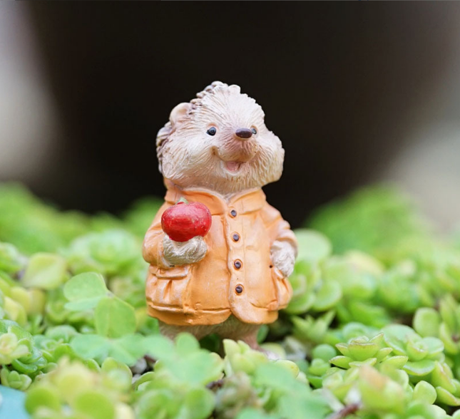Garden Style "Apple Hedgehog" Succulent Planter Decoration – Cute Animal Figurine Resin Craft for Balcony and Pot Plant.