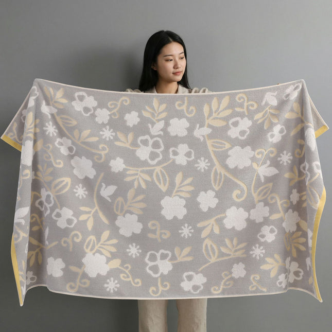 Grey Balloon Deluxe Extra Large Pure Cotton Beach & Bath Towel | Highly Absorbent, Thick 70 x 140 cm | Fun Cartoon Design.